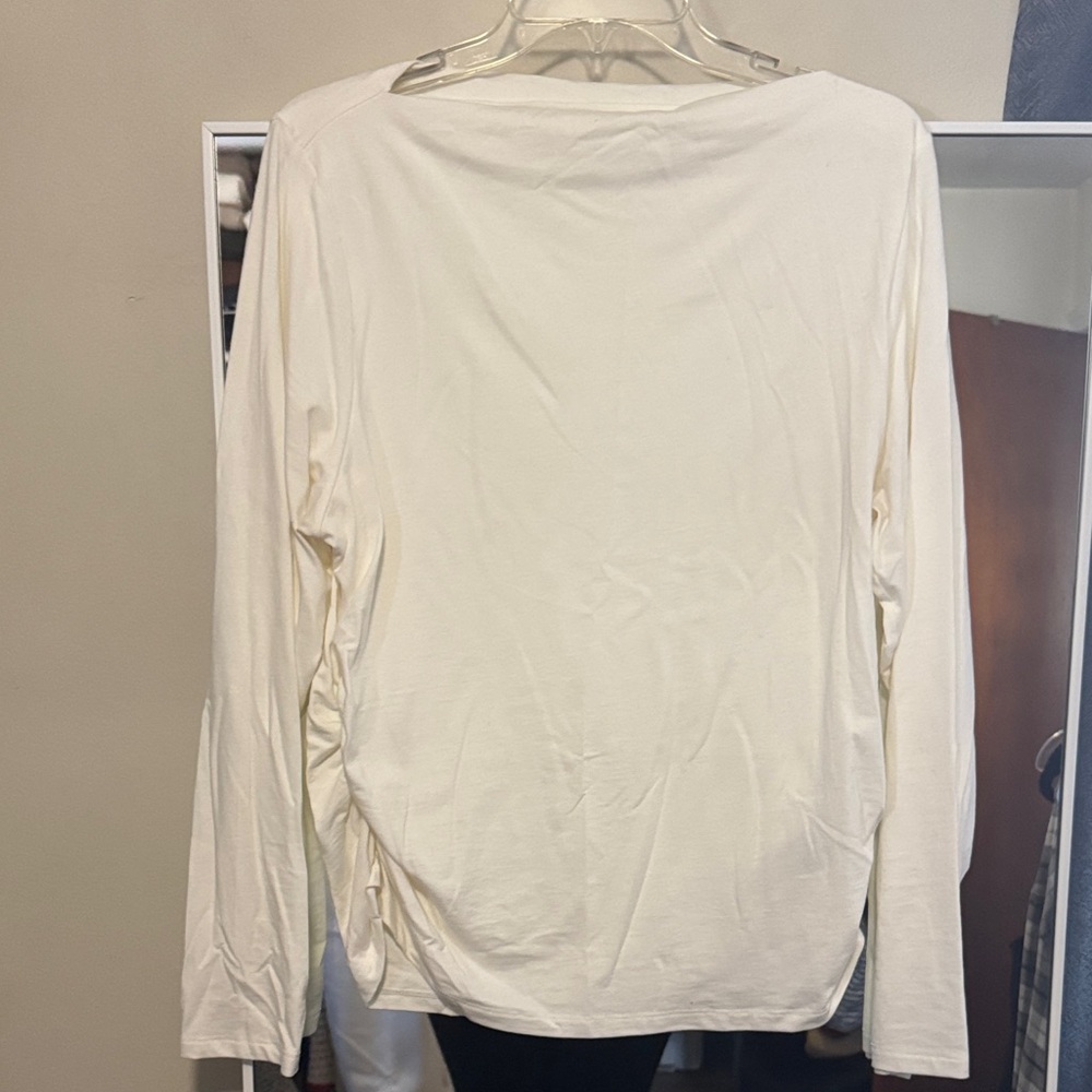 Old Navy Cream Long Sleeve Crewneck Top